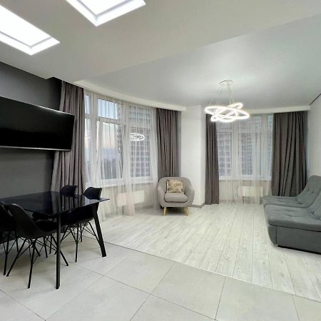 44 Pearl Stylish 1-Bedroom Apartment Odessa Buitenkant foto