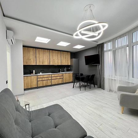 44 Pearl Stylish 1-Bedroom Apartment Odessa Buitenkant foto
